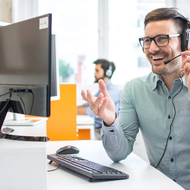 Avery Weigh-Tronix customer support service agent ready to assist